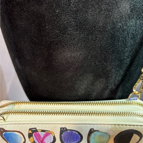 2/$30 Women’s Sunglasses Crossbody Double Zip Chain Strap Bag - Picture 2 of 4